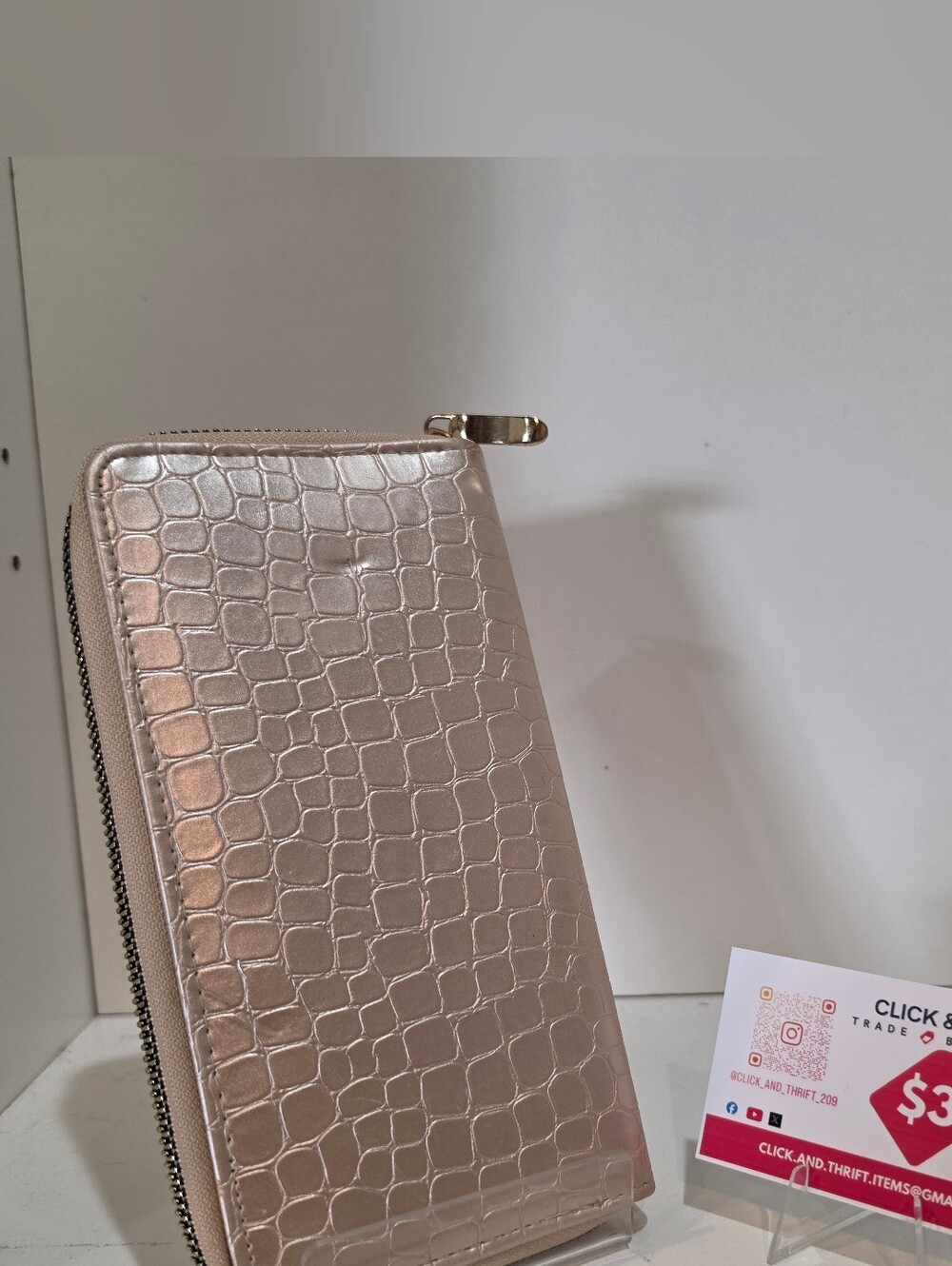 Women's Croc-Texture Metallic Zip Wallet Clutch